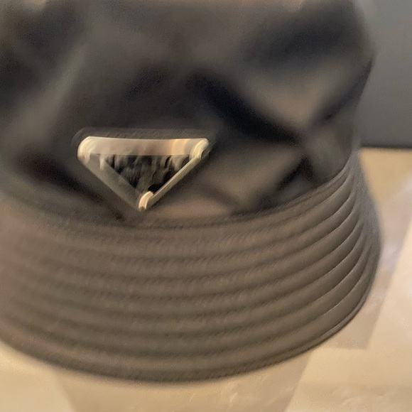 PRADA Re-Nylon Bucket Hat Black Size Made of Prada's iconic nylon fabric. - Picture 12 of 16